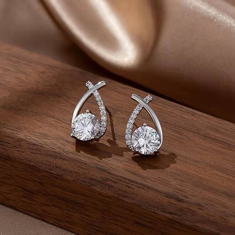 Last Day 49% OFF✨Diamond Round Stud Earrings🎁The Best Gifts For Your Loved Ones💕