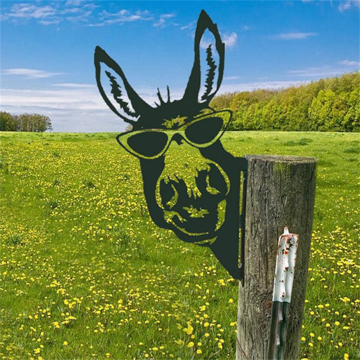 Farm Peeping Animal Metal Art 🐒