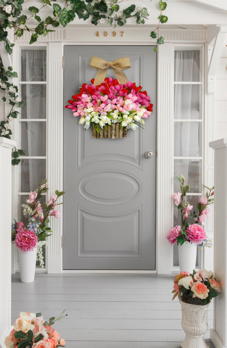 Spring wreath Red Pink tulips